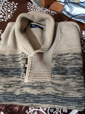 Men's sweater size XL, beige and grey