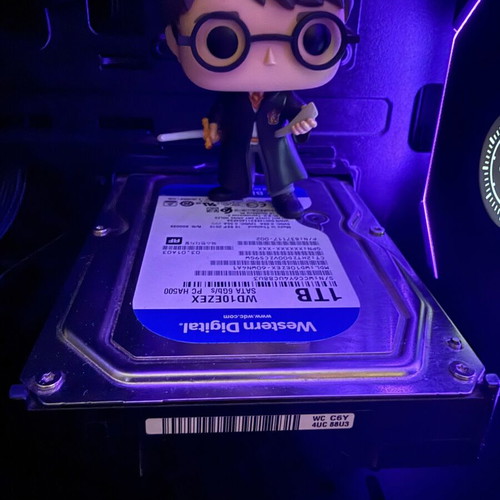 Western Digital Blue 1TB HDD WD10EZEX like new