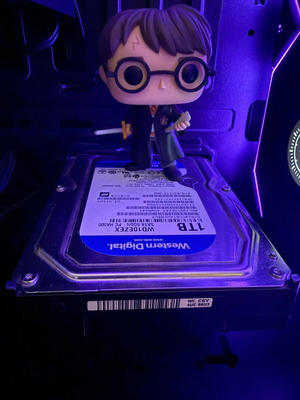 Western Digital Blue 1TB HDD WD10EZEX like new