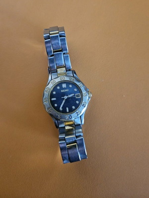 Seiko vintage 1995 wristwatch women's used quartz 7N82