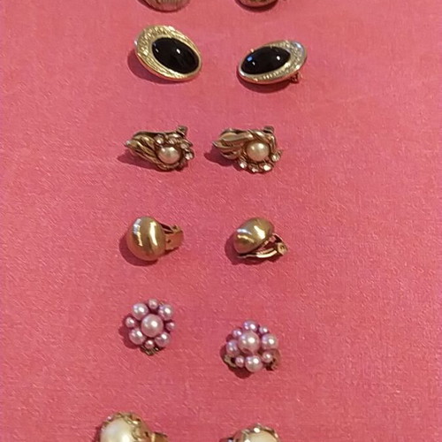 7 pairs vintage earrings, multicolor