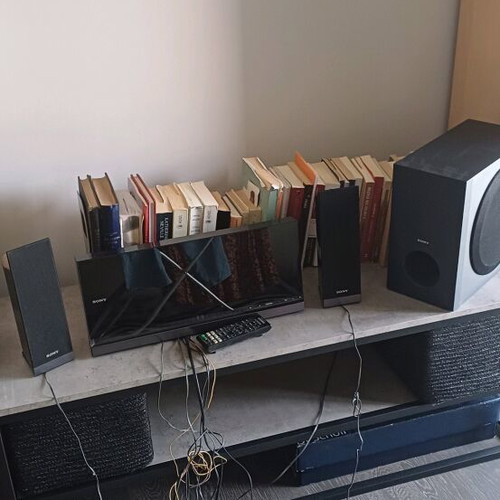 Sony Home Theatre System DAV F300 like new