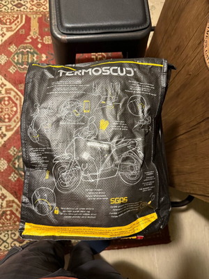 Κάλυμμα κουβέρτα ποδιών Tucano Urbano R017 σαν καινούργιο