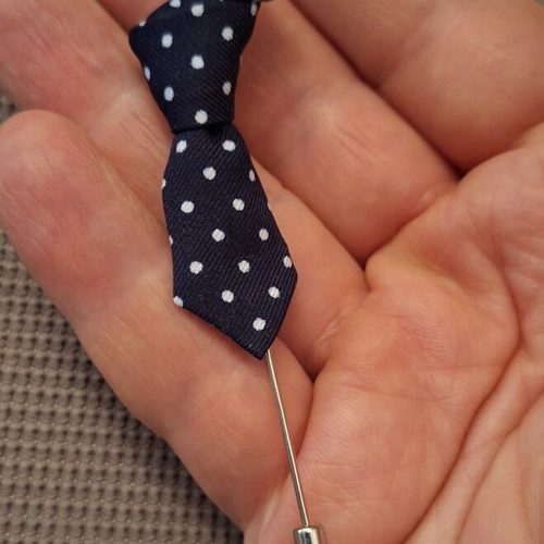 Lapel Pin Tie-Shaped Navy Blue New