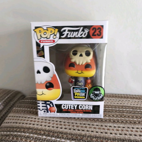 Funko Exclusive Cutey Corn new with gift protector