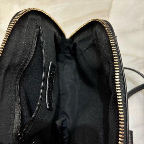 Women's black crossbody bag like new with detachable strap