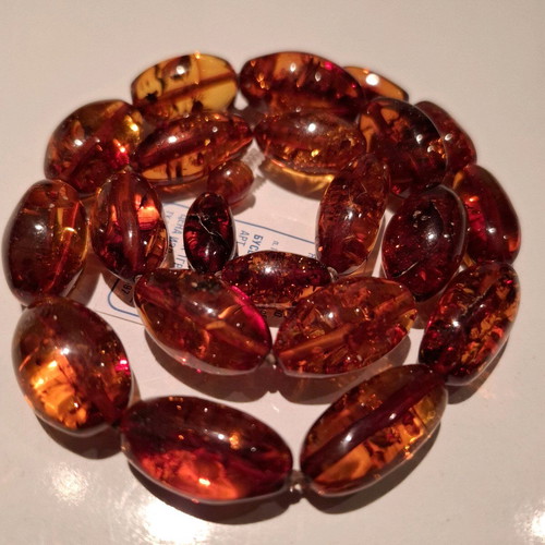 Necklace of solid natural Baltic amber, 23 beads, length 46 cm