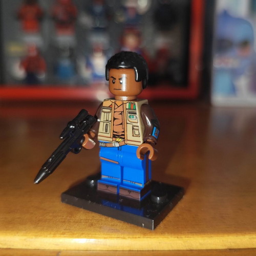 Finn figure like new with base and blaster