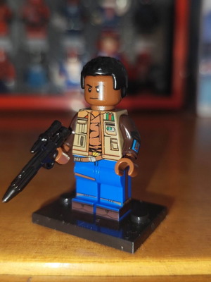 Finn figure like new with base and blaster