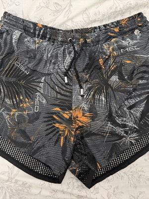 Γυναικείο μαγιό σορτς Med με tropical print μαύρο και πορτοκαλί