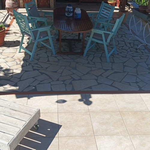 Dining table with 4 chairs like new, boiled wood for outdoor use