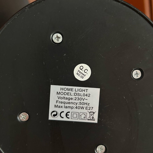 Table lamp DSL042 like new for desk lighting