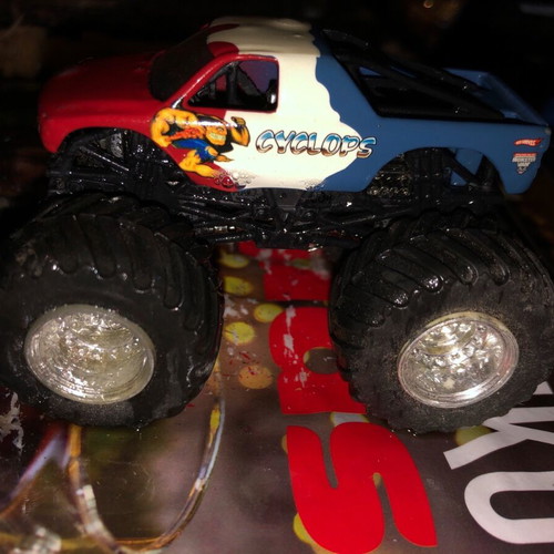 Monster truck like new
