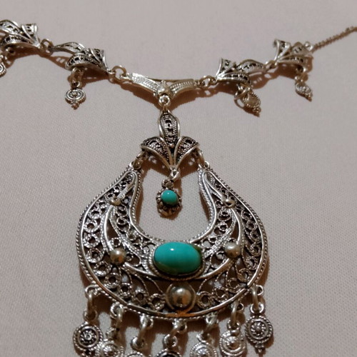 Handmade silver vintage necklace with filigree and turquoise like new