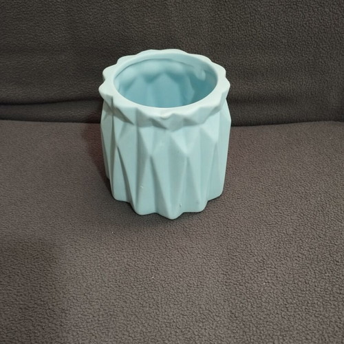 Blue vase like new condition