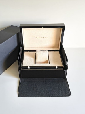 Bvlgari wooden lacquered luxury watch storage box new