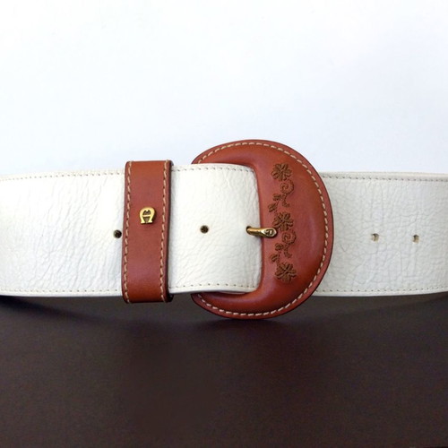 Etienne Aigner white wide belt like new, size 80