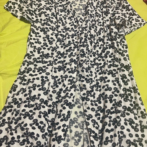 Calvin Klein dress like new, size large, summer fabric