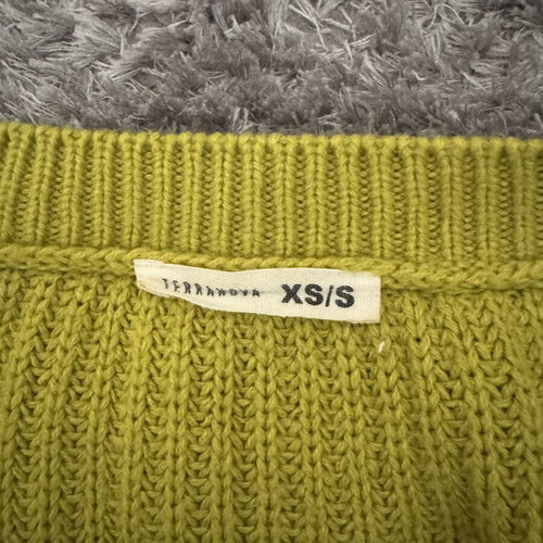 Terranova cropped sweater like new, lime or yellow-green