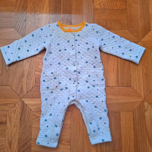 Hema unisex jumpsuit 6-9 months like new