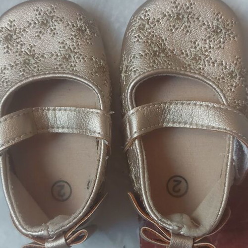 Baby shoes size 18-19 like new