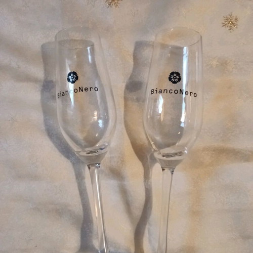 Bianco Nero Stemmed Glasses New