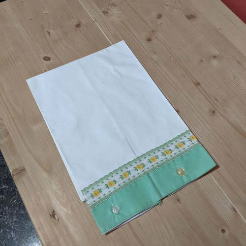 Pillowcases set of 2 60x43cm, like new, one slightly yellowed