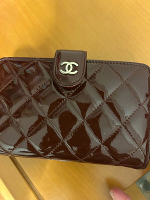 Chanel vintage wallet used patent leather burgundy