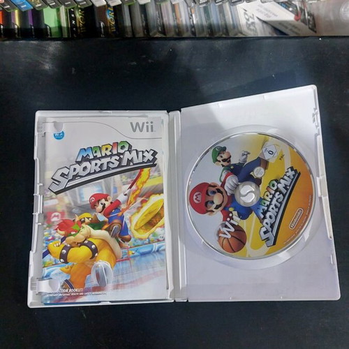 Wii Mario Sports game like new