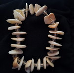 Shell bracelet like new, elastic, beige