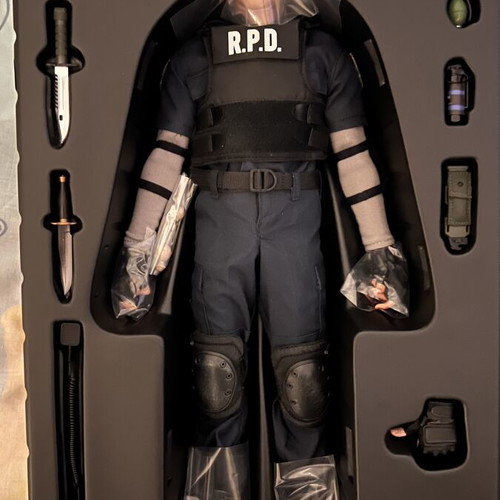 Leon S. Kennedy Damtoys Resident Evil 2 figure 1/6