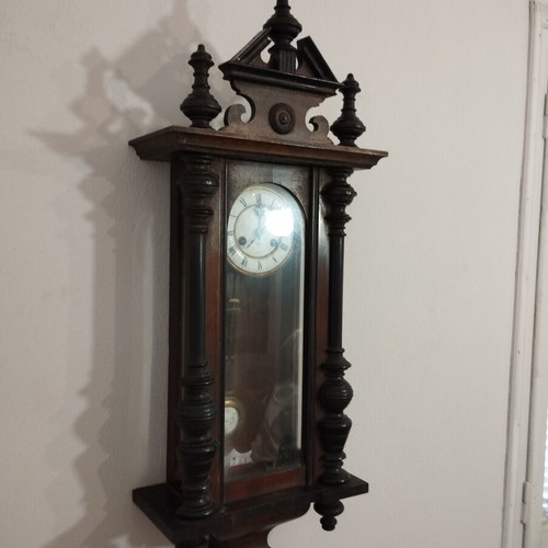 Wall clock analog used