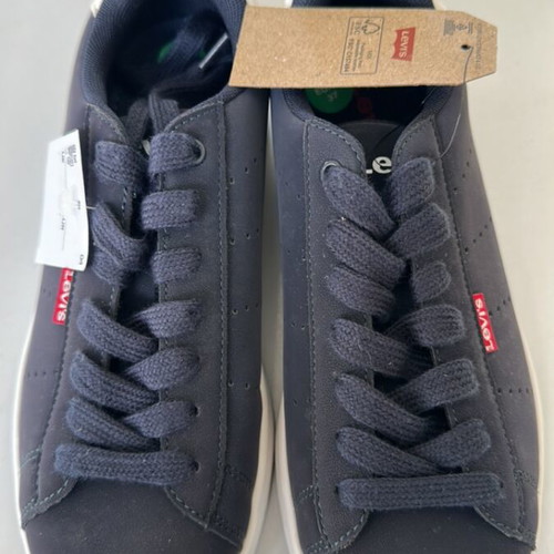 LEVI’S sneakers