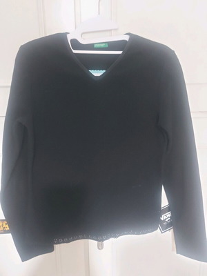 Benetton women's blouse S black like new, thin warm sweatshirt