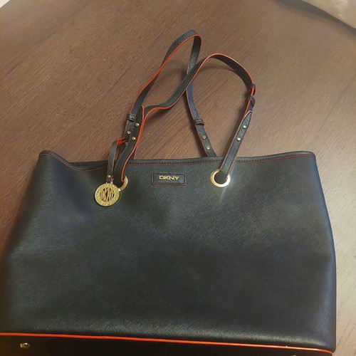 DKNY shoulder bag black leather genuine like new