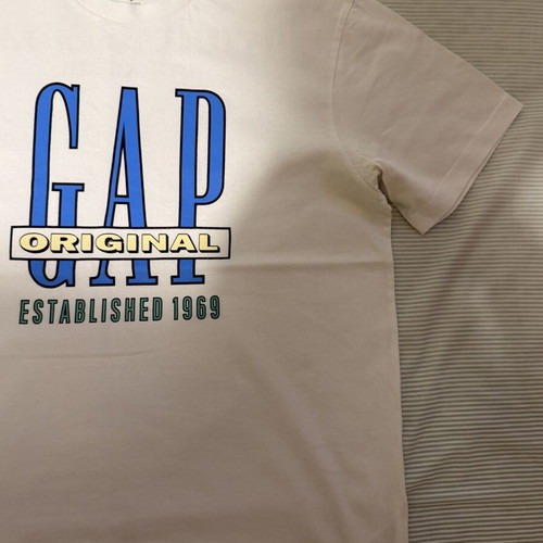 Gap men's t-shirt like new, medium, white and blue