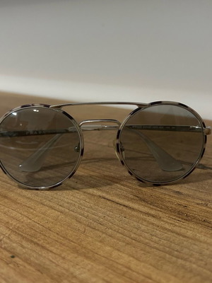 Γυαλιά ηλίου Prada μεταχειρισμένα, μπεζ και καφέ