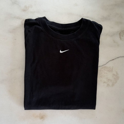 Nike Essential Center Embroidered Swoosh T-Shirt Move to Zero cotton