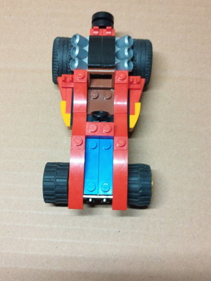 Lego αυτοκίνητο μεταχειρισμένο χωρίς κουτί και οδηγίες με ελλείψεις