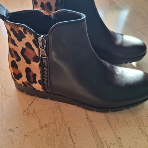 Nak ankle boots size 39, like new, black