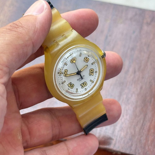 Vintage Swatch Swiss AG 2002 yellow transparent watch 4.3cm