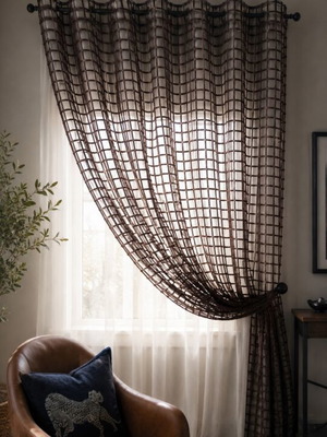 Custom curtain 290 × 270 cm with chocolate mesh and cream inner layer