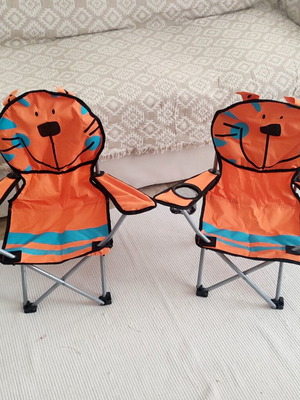 Children's folding beach chairs set of 2, used, tiger design