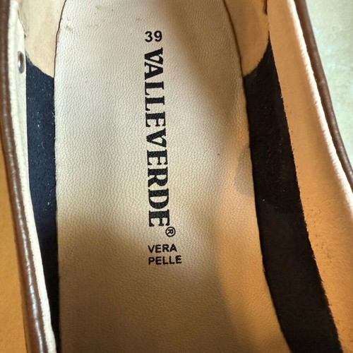 Valleverde leather blue loafers size 39 like new
