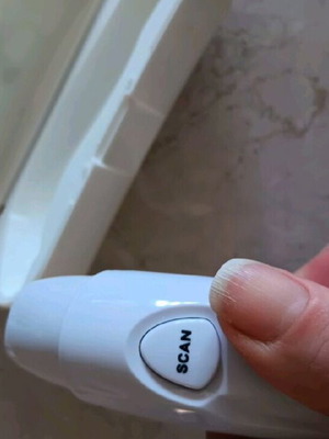 Loreli forehead thermometer new with case