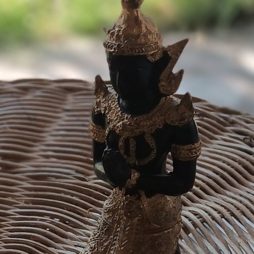 Deity figurines like new with gilded details