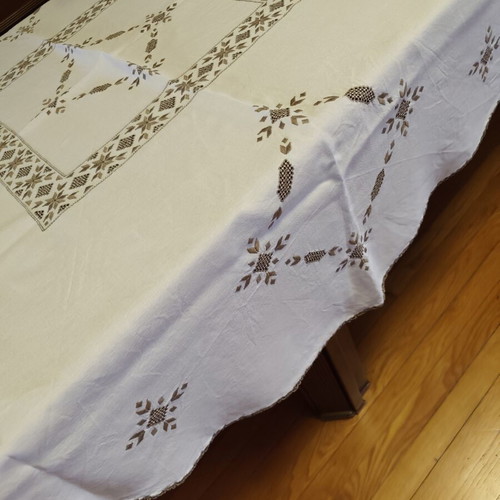 Handmade tablecloth Lefkada 165 cm diameter like new