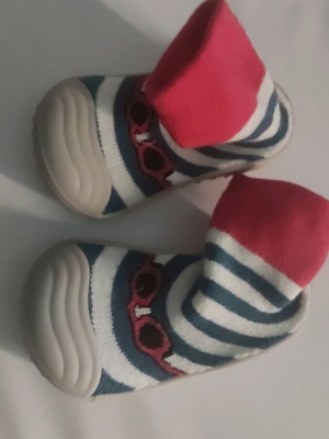 Crocodilino sock shoes size 22 new