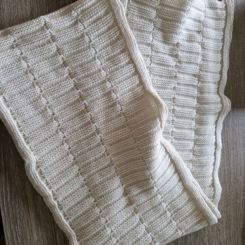 White scarf like new with silver thread