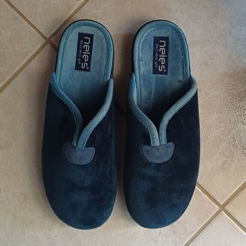 Neles house slippers, size 41, dark blue velvet texture